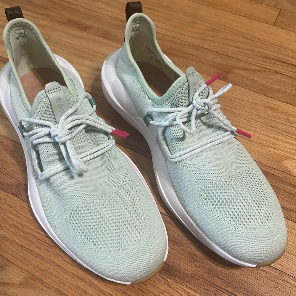 Women's Mint Green Athletic Shoes